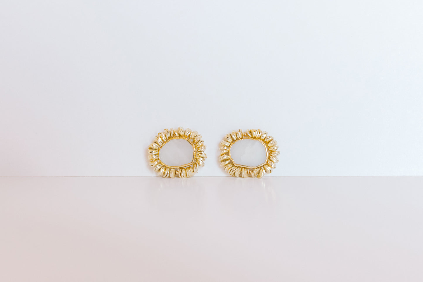 Scribble Stud - White